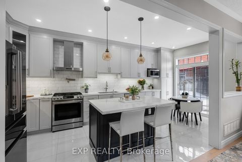 Photo 9 at 565 Foxcroft Boulevard, Wyndham, Newmarket