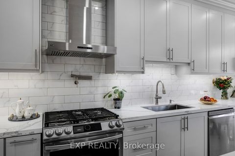 Photo 12 at 565 Foxcroft Boulevard, Wyndham, Newmarket