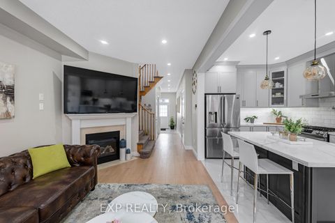 Photo 14 at 565 Foxcroft Boulevard, Wyndham, Newmarket
