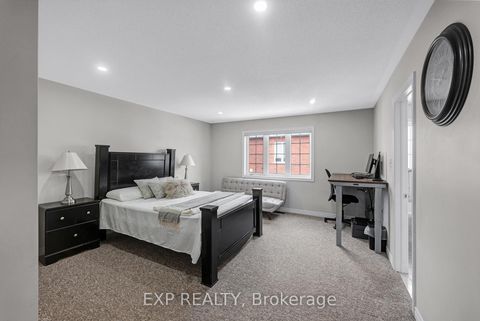 Photo 18 at 565 Foxcroft Boulevard, Wyndham, Newmarket