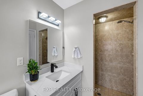 Photo 20 at 565 Foxcroft Boulevard, Wyndham, Newmarket