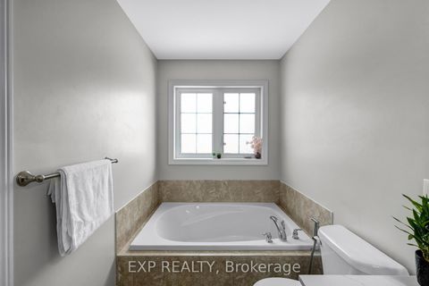 Photo 21 at 565 Foxcroft Boulevard, Wyndham, Newmarket