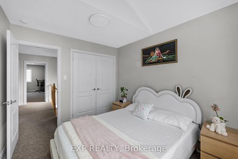 Photo 22 at 565 Foxcroft Boulevard, Wyndham, Newmarket