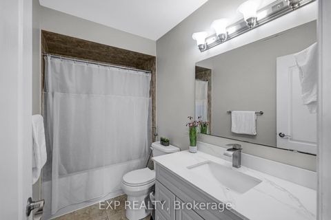 Photo 25 at 565 Foxcroft Boulevard, Wyndham, Newmarket