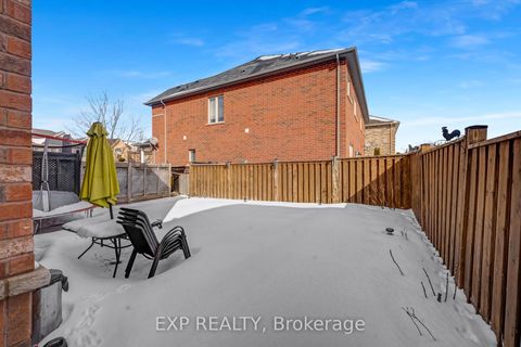 Photo 26 at 565 Foxcroft Boulevard, Wyndham, Newmarket