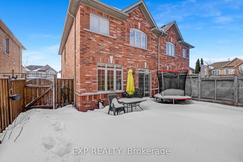 Photo 29 at 565 Foxcroft Boulevard, Wyndham, Newmarket
