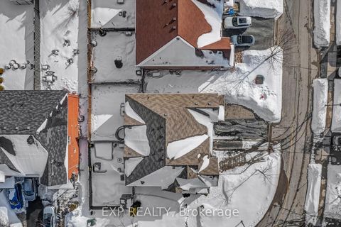 Photo 30 at 565 Foxcroft Boulevard, Wyndham, Newmarket