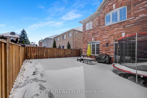 Photo 31 at 565 Foxcroft Boulevard, Wyndham, Newmarket