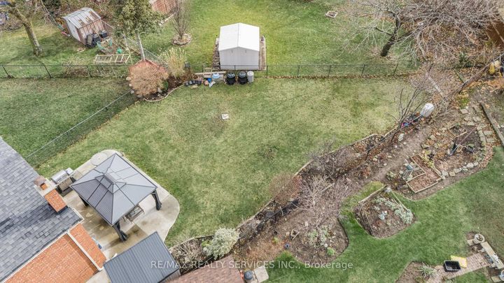 Photo 32 at 40 Crenshaw Court, Heart Lake West, Brampton