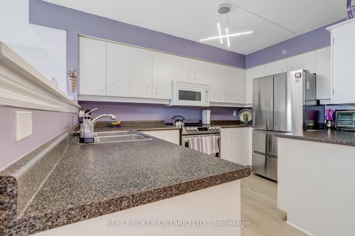 Photo 5 at 313 - 1460 Bishops Gate, GA Glen Abbey, Oakville