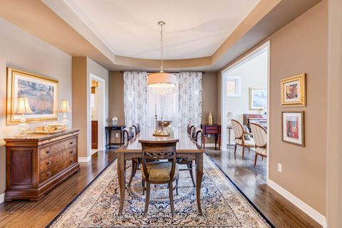 Photo 3 at 23 Weslock Crescent, Bayview Northeast, Aurora