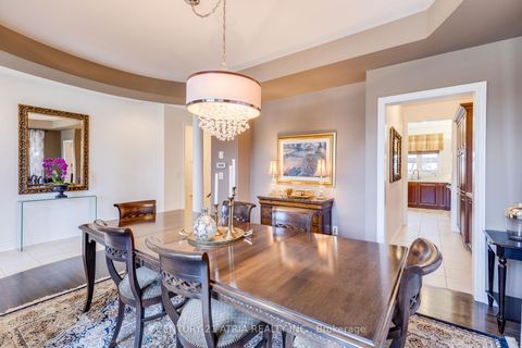 Photo 5 at 23 Weslock Crescent, Bayview Northeast, Aurora