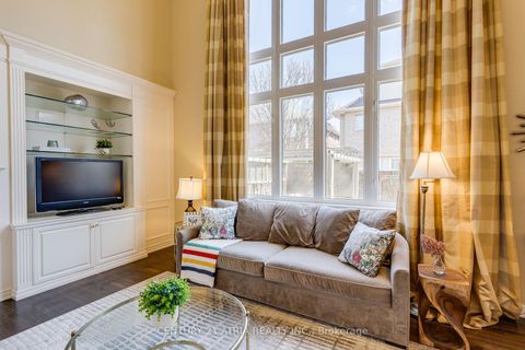 Photo 10 at 23 Weslock Crescent, Bayview Northeast, Aurora