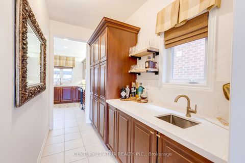 Photo 13 at 23 Weslock Crescent, Bayview Northeast, Aurora