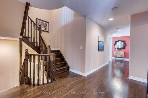 Photo 14 at 23 Weslock Crescent, Bayview Northeast, Aurora