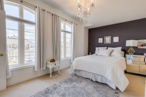 Photo 16 at 23 Weslock Crescent, Bayview Northeast, Aurora