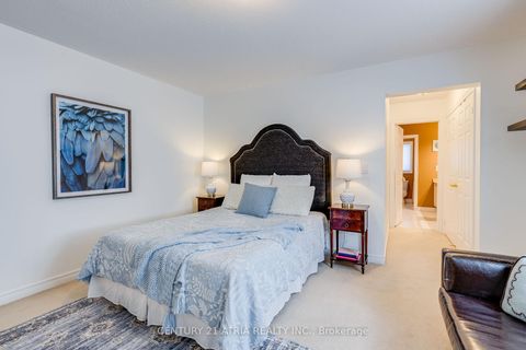 Photo 18 at 23 Weslock Crescent, Bayview Northeast, Aurora