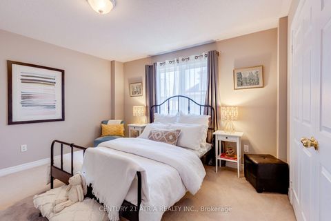 Photo 20 at 23 Weslock Crescent, Bayview Northeast, Aurora