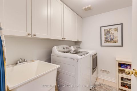 Photo 21 at 23 Weslock Crescent, Bayview Northeast, Aurora