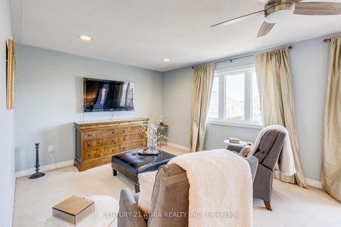 Photo 23 at 23 Weslock Crescent, Bayview Northeast, Aurora