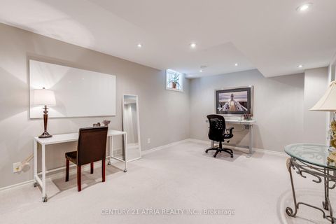 Photo 30 at 23 Weslock Crescent, Bayview Northeast, Aurora