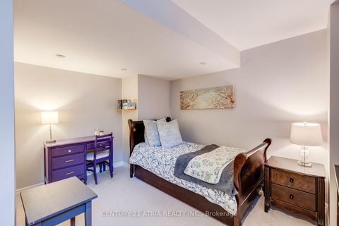 Photo 31 at 23 Weslock Crescent, Bayview Northeast, Aurora