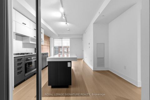 Photo 2 at 203 - 1888 Queen Street E, The Beaches, Toronto