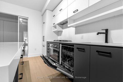 Photo 7 at 203 - 1888 Queen Street E, The Beaches, Toronto