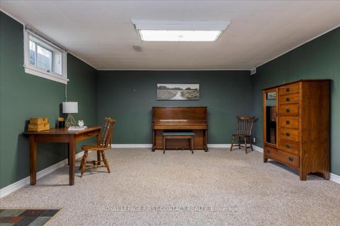 Photo 23 at 32 Springhome Road, Allandale Heights, Barrie