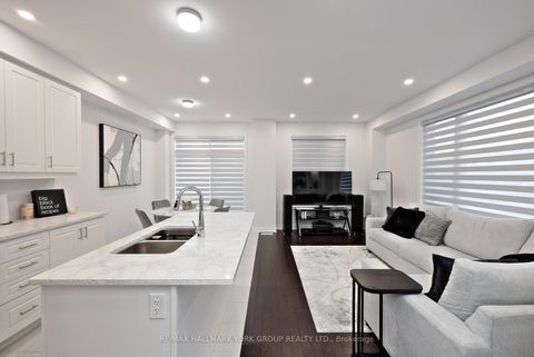 Photo 7 at 145 Fenchurch Manor, Rural Barrie Southeast, Barrie