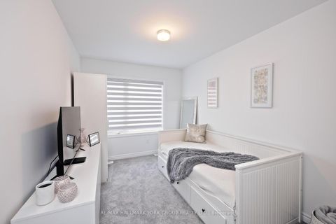 Photo 26 at 145 Fenchurch Manor, Rural Barrie Southeast, Barrie