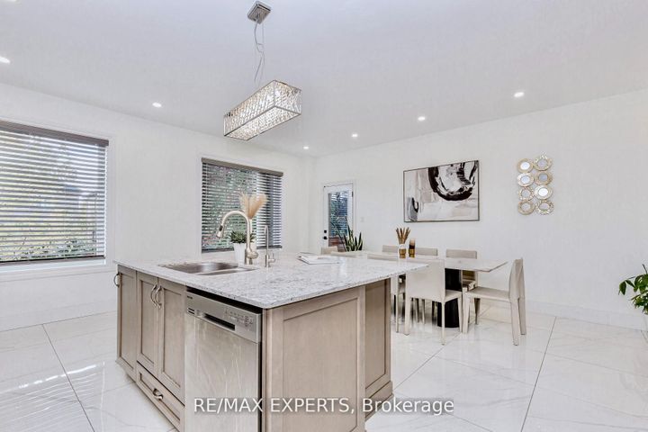 Photo 14 at 193 Fairlane Crescent, Vellore Village, Vaughan