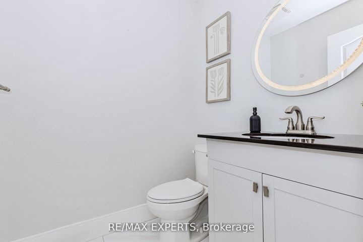 Photo 17 at 193 Fairlane Crescent, Vellore Village, Vaughan