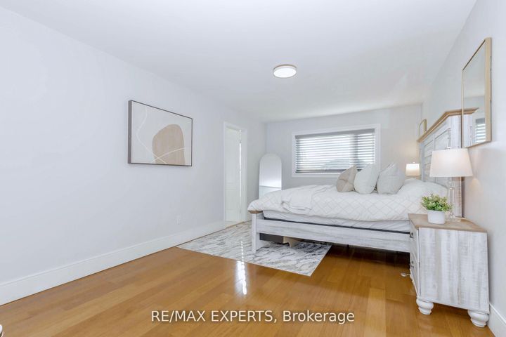 Photo 21 at 193 Fairlane Crescent, Vellore Village, Vaughan