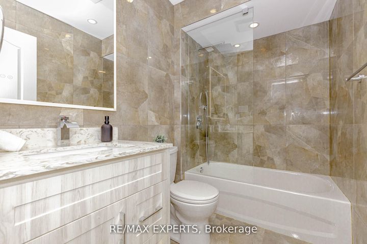 Photo 30 at 193 Fairlane Crescent, Vellore Village, Vaughan