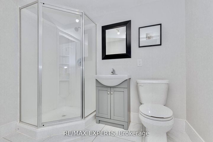 Photo 32 at 193 Fairlane Crescent, Vellore Village, Vaughan