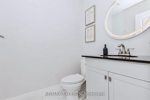 Photo 17 at 193 Fairlane Crescent, Vellore Village, Vaughan