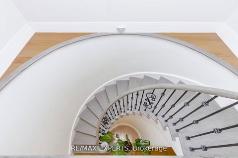 Photo 18 at 193 Fairlane Crescent, Vellore Village, Vaughan