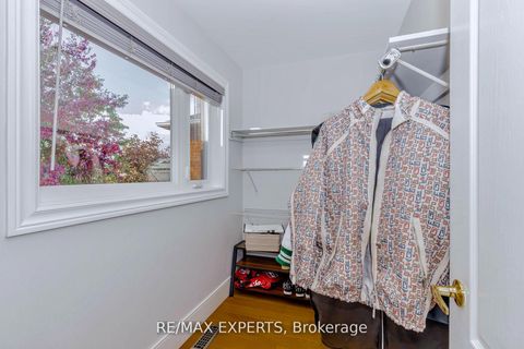 Photo 22 at 193 Fairlane Crescent, Vellore Village, Vaughan