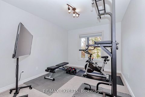 Photo 29 at 193 Fairlane Crescent, Vellore Village, Vaughan