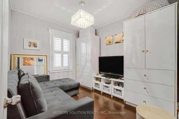 Photo 13 at 741 Milverton Boulevard, Lumsden, Toronto