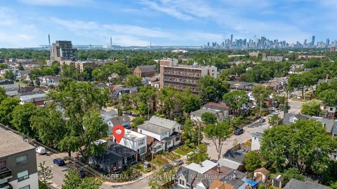 Photo 5 at 741 Milverton Boulevard, Lumsden, Toronto