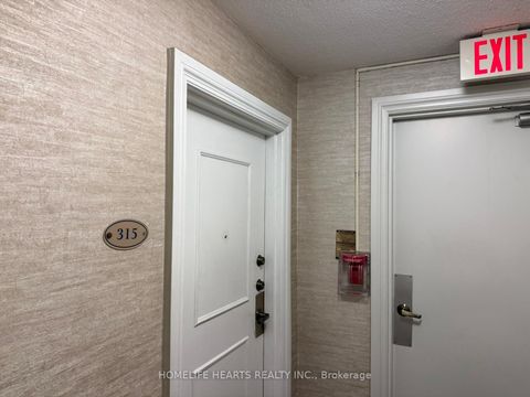 Photo 2 at 315 - 20 Edgecliff Golfway, Flemingdon Park, Toronto