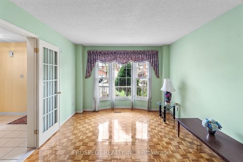 Photo 4 at 9 Wheatley Road, Maple, Vaughan