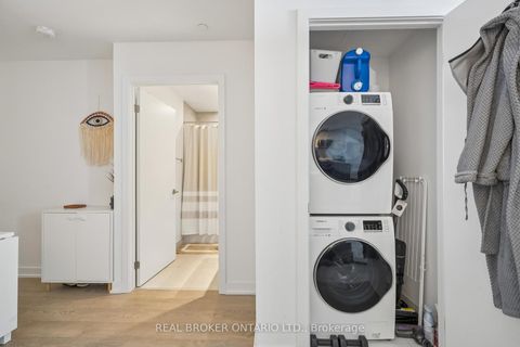 Photo 16 at 3807 - 1926 Lakeshore Boulevard W, Swansea, Toronto