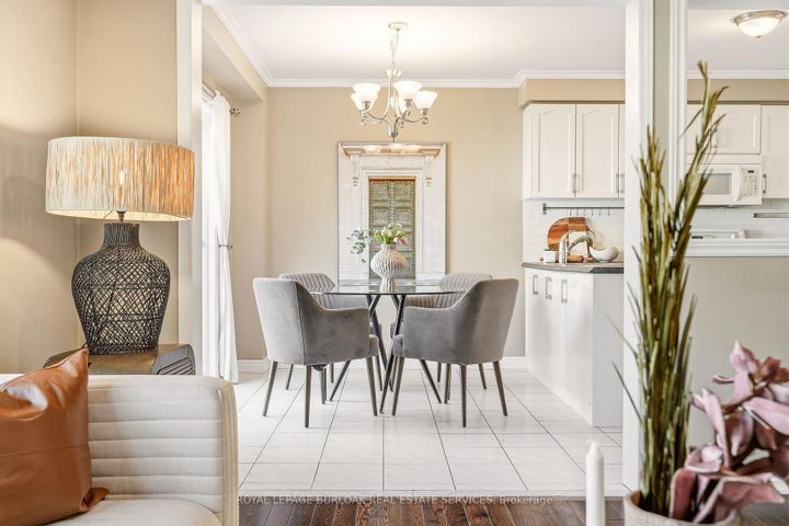Photo 6 at 95 Thornlodge Drive, Waterdown, Hamilton