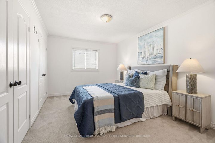 Photo 15 at 95 Thornlodge Drive, Waterdown, Hamilton