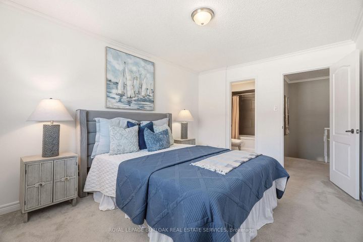 Photo 16 at 95 Thornlodge Drive, Waterdown, Hamilton