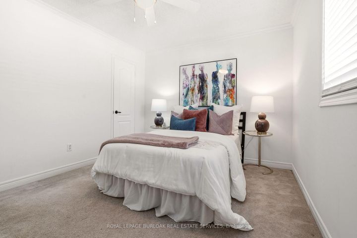Photo 19 at 95 Thornlodge Drive, Waterdown, Hamilton