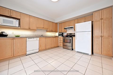 Photo 11 at 502 - 2500 Rutherford Road, Maple, Vaughan